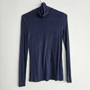 White House Black Market Navy Sweater XXS Soft And Thin Turtleneck